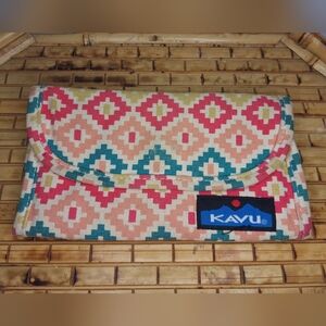 KAVU Geometric Clutch
